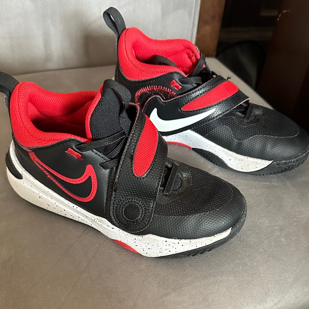Nike Team Hustle D11 Kids Black and Red Sneakers